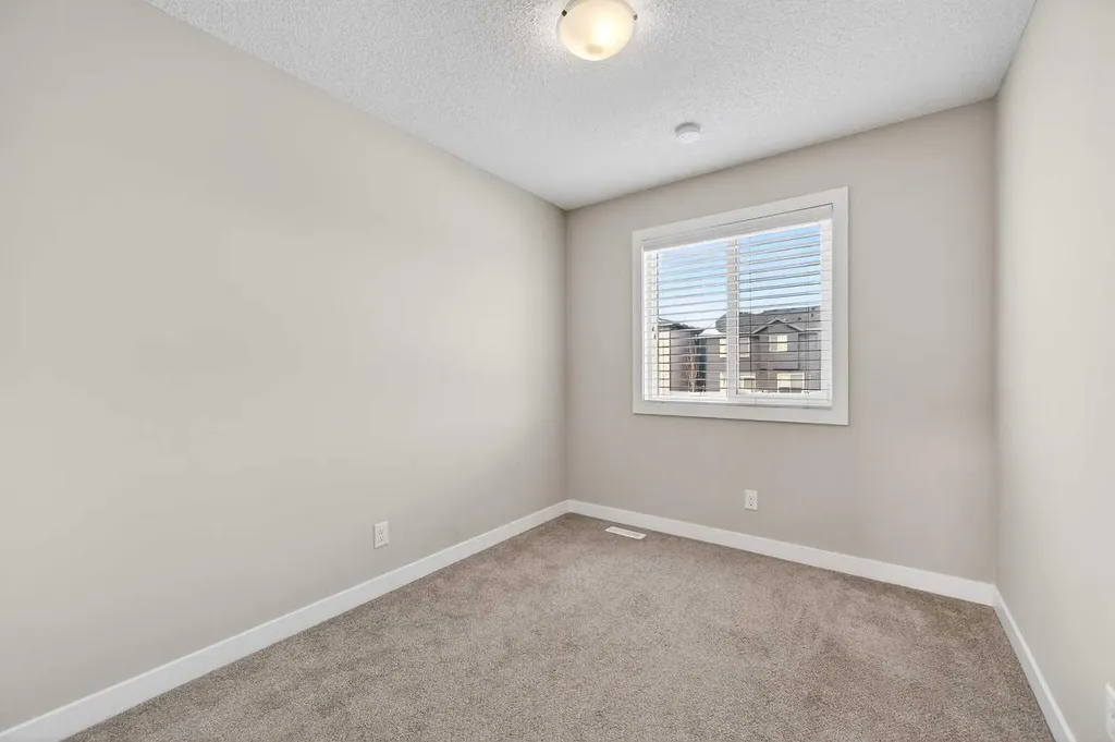 30 Sage Bluff Gate NW Calgary AB T3R 0Y9