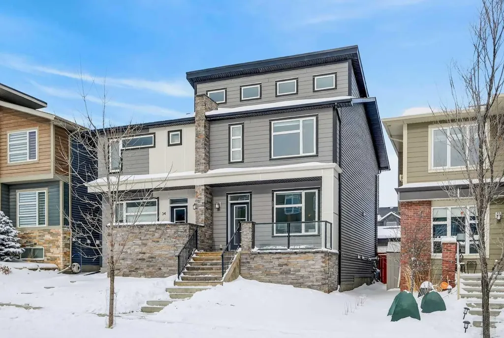 30 Sage Bluff Gate NW Calgary AB T3R 0Y9