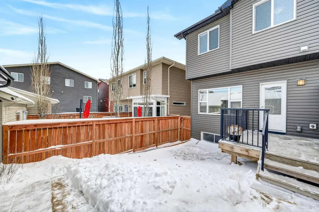 30 Sage Bluff Gate NW Calgary AB T3R 0Y9