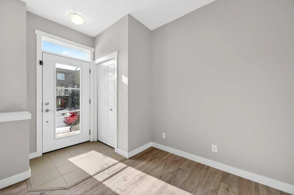 30 Sage Bluff Gate NW Calgary AB T3R 0Y9