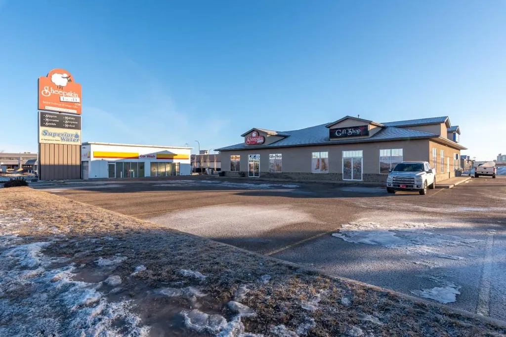 4305 57 Avenue Lloydminster AB T9V 1Y4