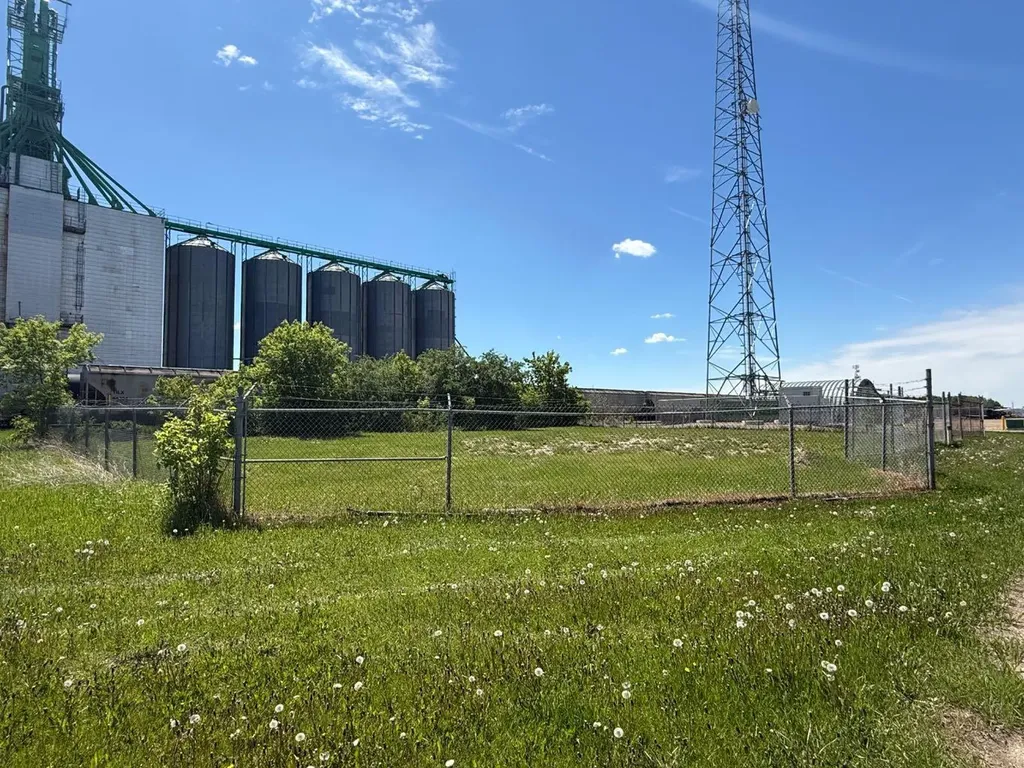 4719 Railway Avenue Vermilion AB T9X 1E6