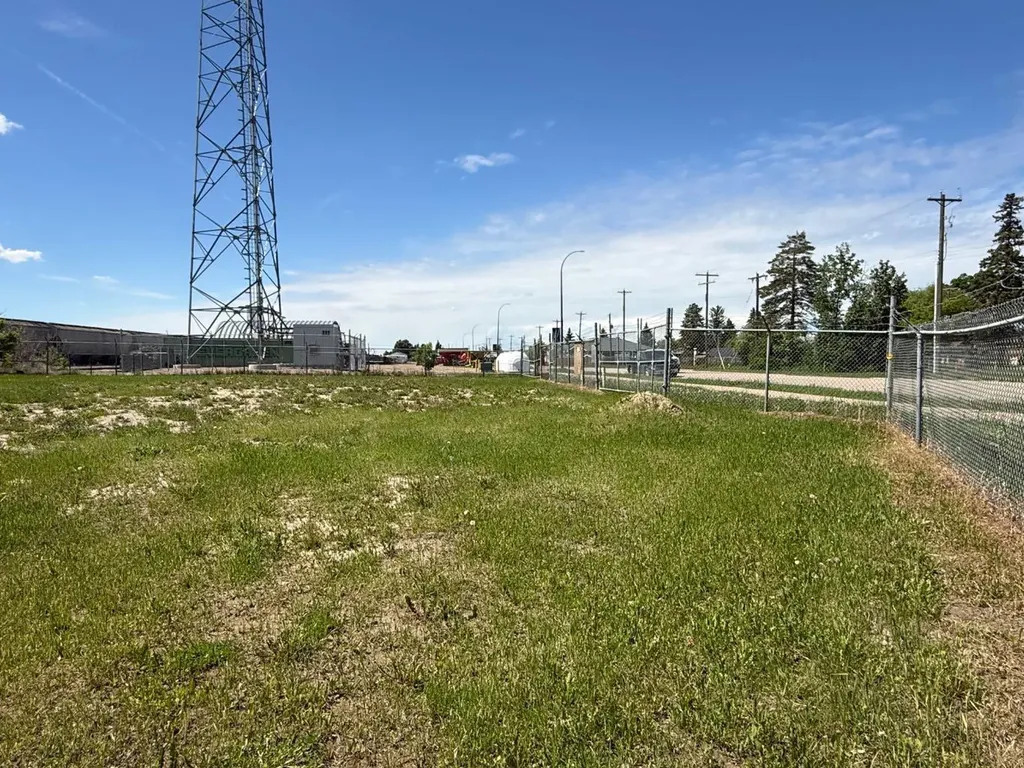 4719 Railway Avenue Vermilion AB T9X 1E6