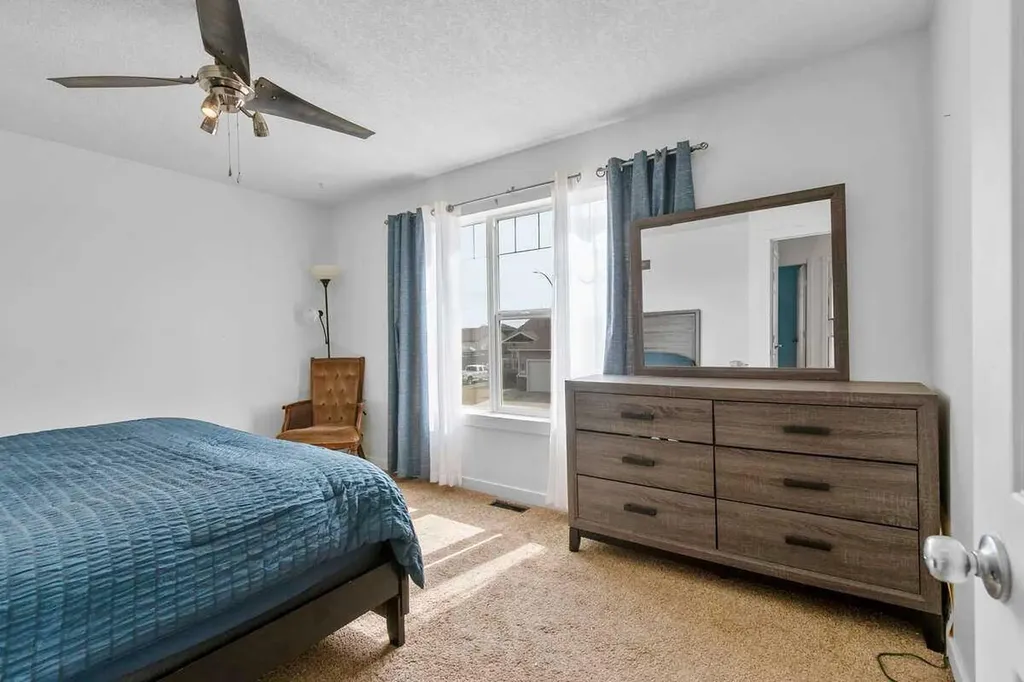 1552 Mcalpine Street Carstairs AB T0M 0N0