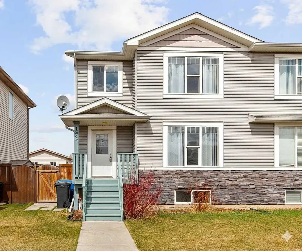 1552 Mcalpine Street Carstairs AB T0M 0N0
