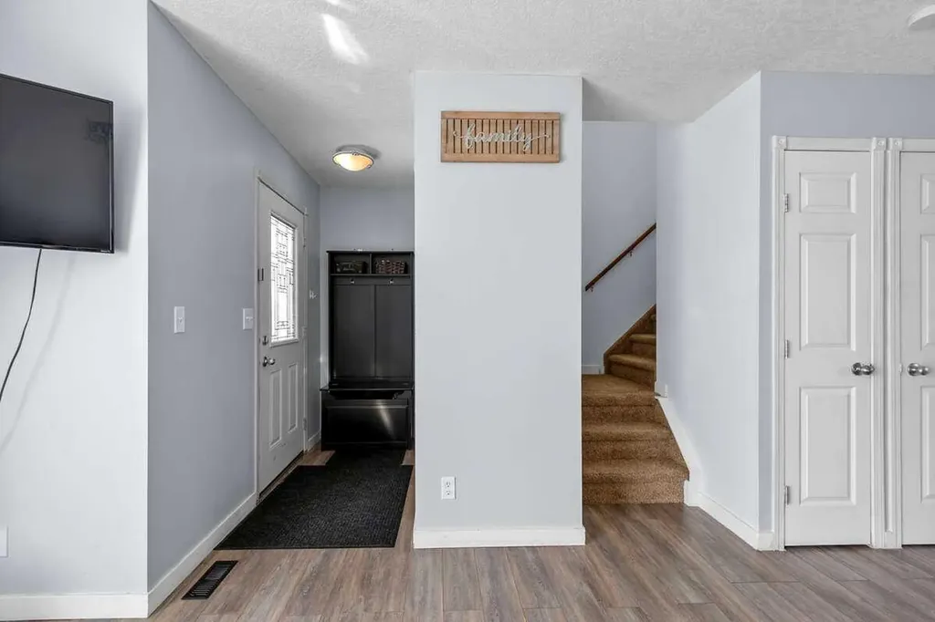 1552 Mcalpine Street Carstairs AB T0M 0N0
