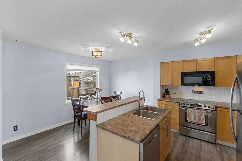 1552 Mcalpine Street Carstairs AB T0M 0N0