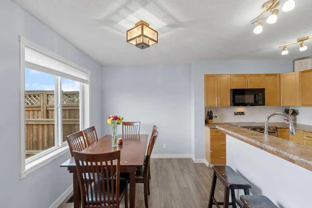 1552 Mcalpine Street Carstairs AB T0M 0N0