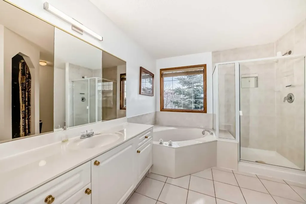 66 Tuscany Hills Point NW Calgary AB T3L 2C7