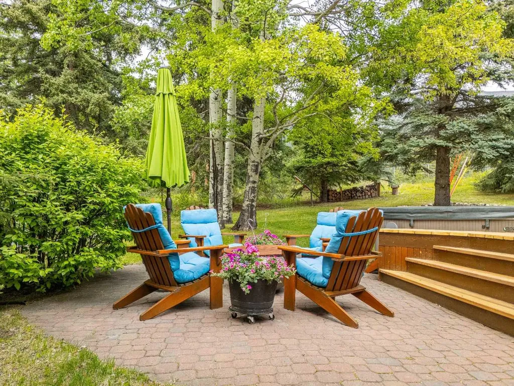 216 Bow River Drive Harvie Heights AB T1W 2W2