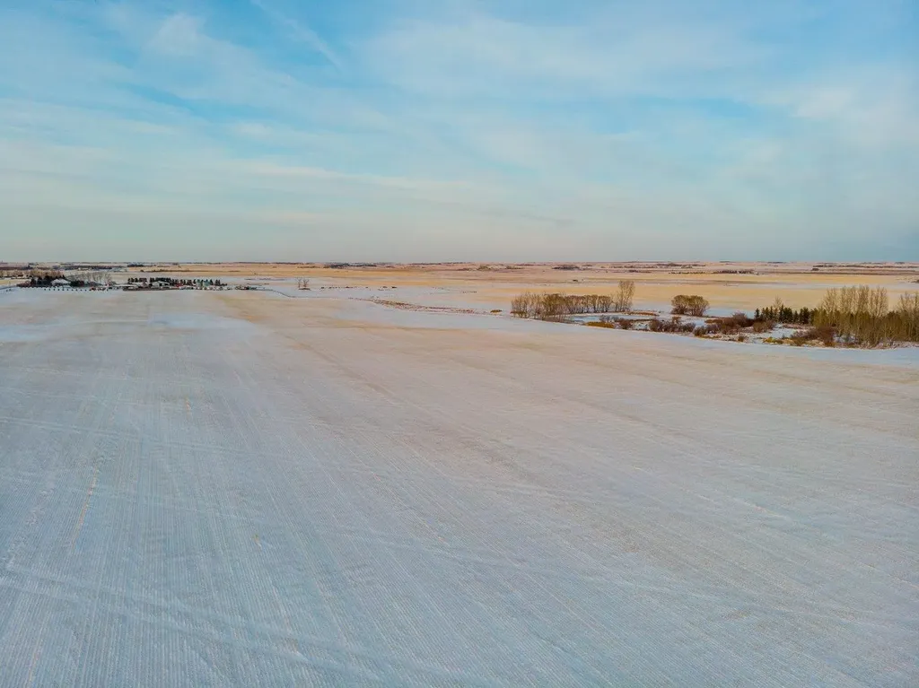 W4R26T25S16QNE Range Road 264 Range Rural Wheatland County AB T0J 0Y0