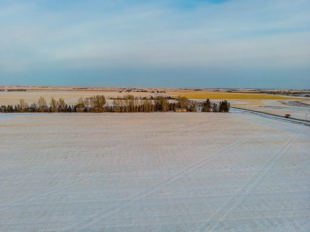 W4R26T25S16;4 Range Road 264 Rural Wheatland County AB T0J 1Y0