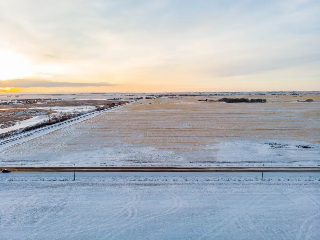 W4R26T25S16QSE Range Road 264 Rural Wheatland County AB T0J 0Y0