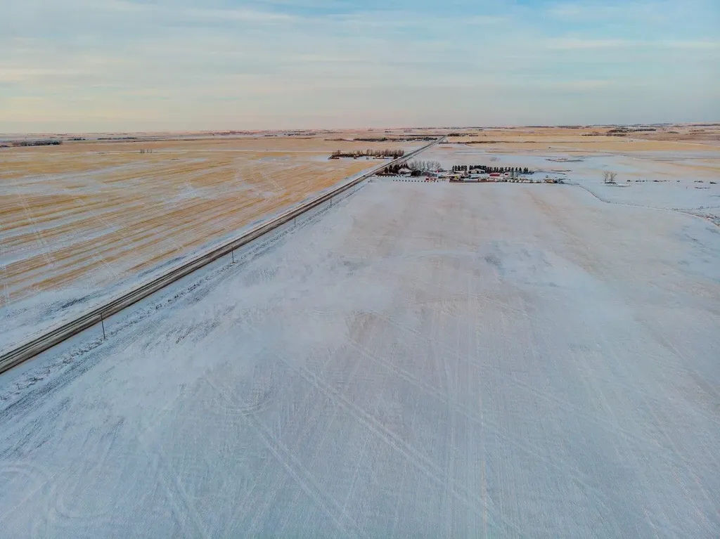 W4R26T25S16QSE Range Road 264 Rural Wheatland County AB T0J 0Y0