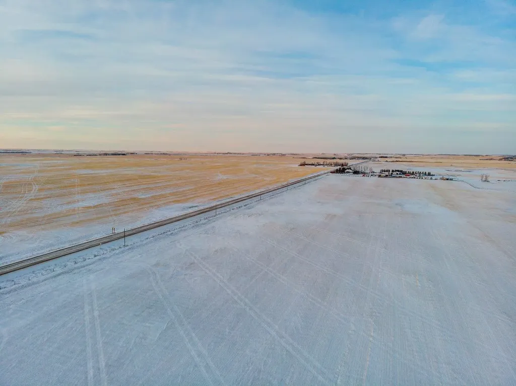 W4R26T25S16QSE Range Road 264 Rural Wheatland County AB T0J 0Y0