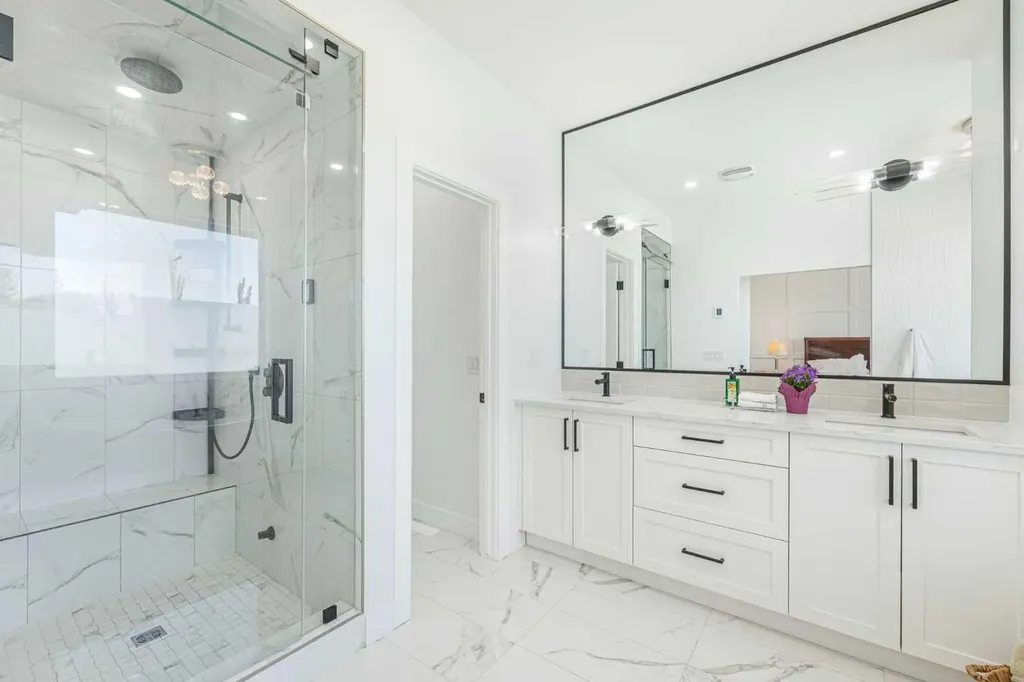 1932 27 Street SW Calgary AB T3E 2E5