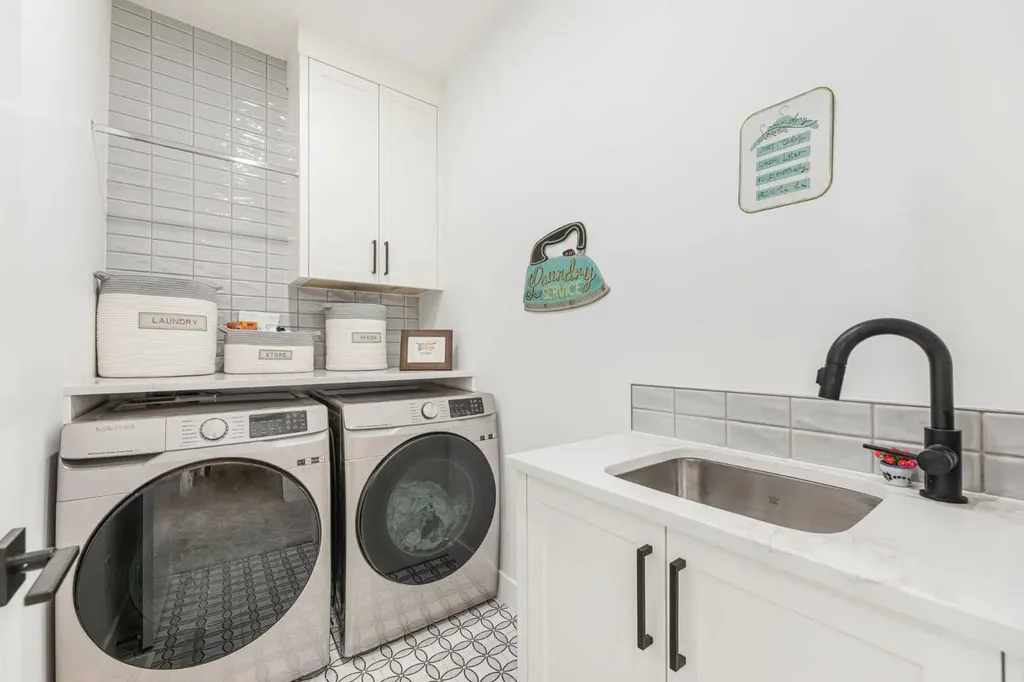 1932 27 Street SW Calgary AB T3E 2E5