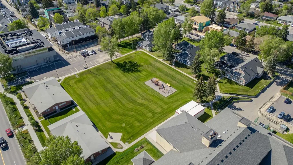 1932 27 Street SW Calgary AB T3E 2E5
