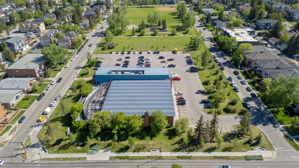 1932 27 Street SW Calgary AB T3E 2E5