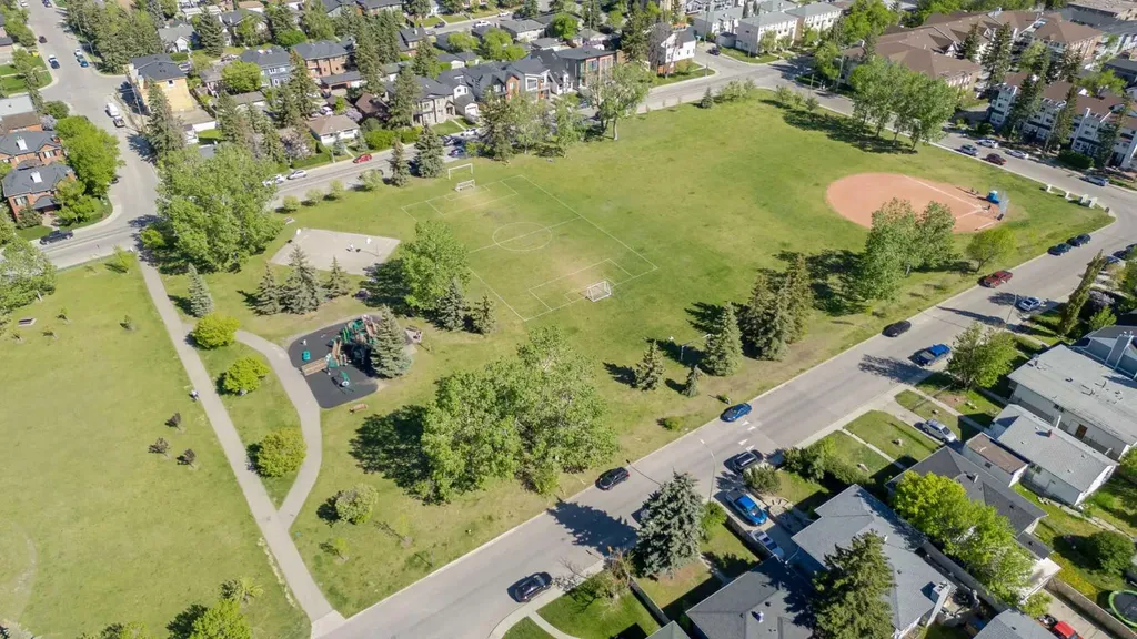 1932 27 Street SW Calgary AB T3E 2E5