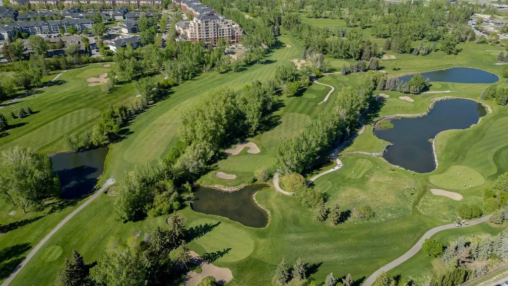 1932 27 Street SW Calgary AB T3E 2E5