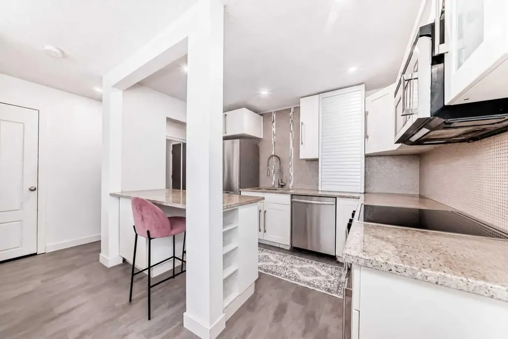1817 16 Street SW Calgary AB T2T 4E3