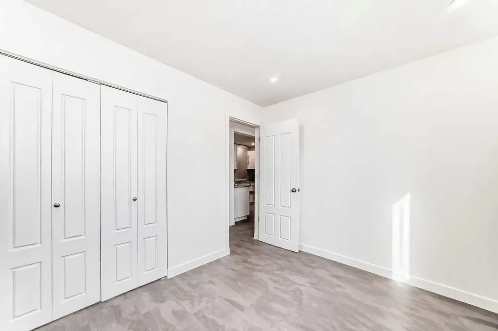1817 16 Street SW Calgary AB T2T 4E3