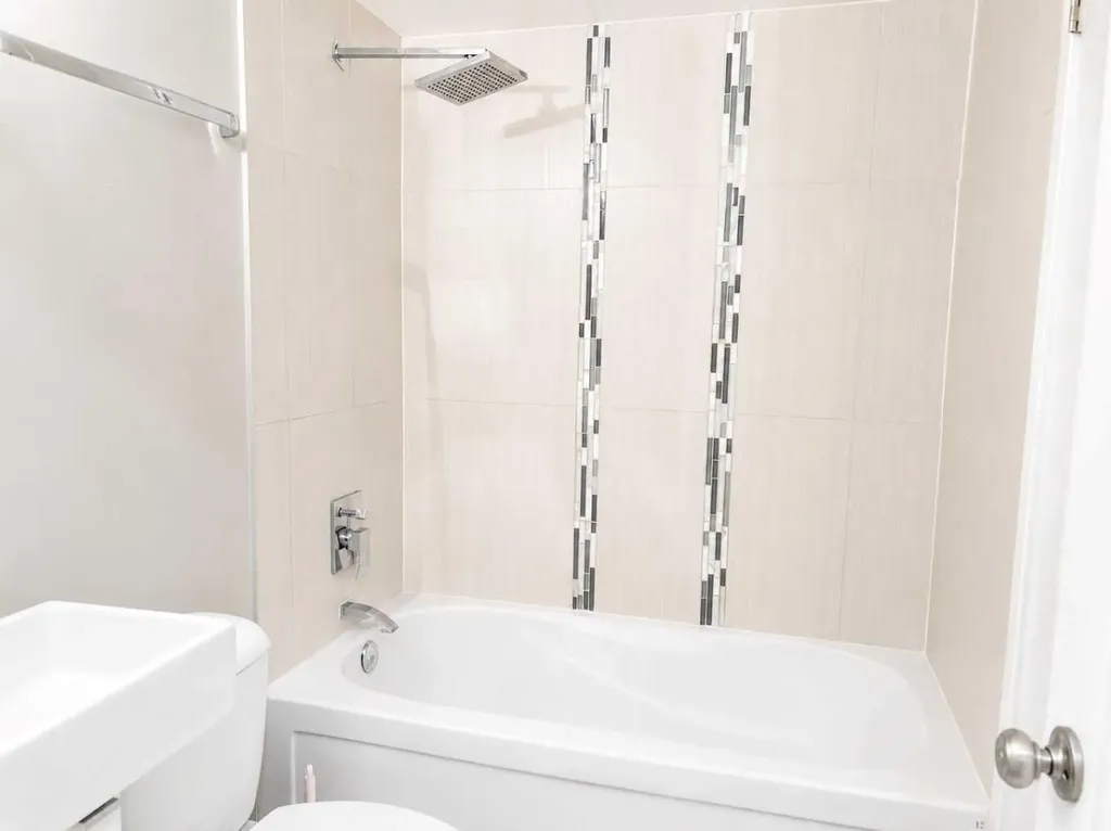 1817 16 Street SW Calgary AB T2T 4E3