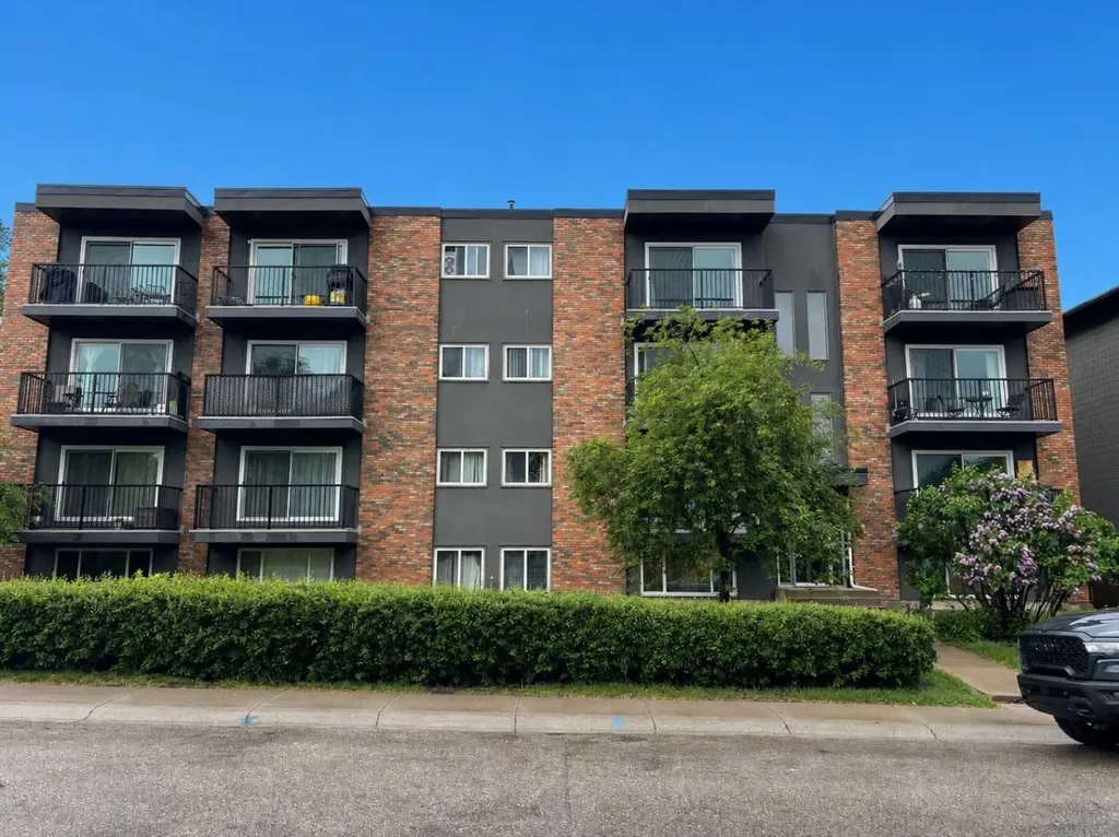1817 16 Street SW Calgary AB T2T 4E3