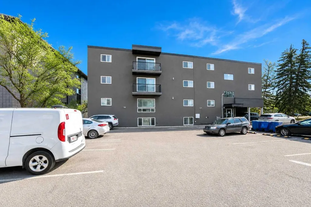 1817 16 Street SW Calgary AB T2T 4E3