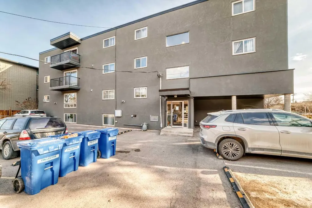 1817 16 Street SW Calgary AB T2T 4E3