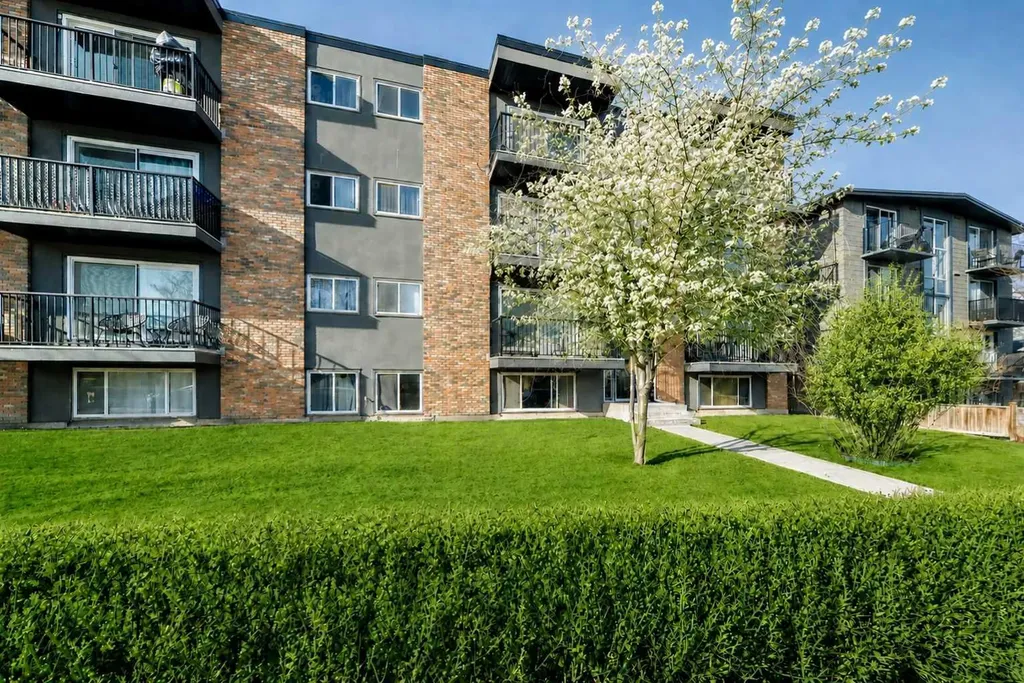 1817 16 Street SW Calgary AB T2T 4E3