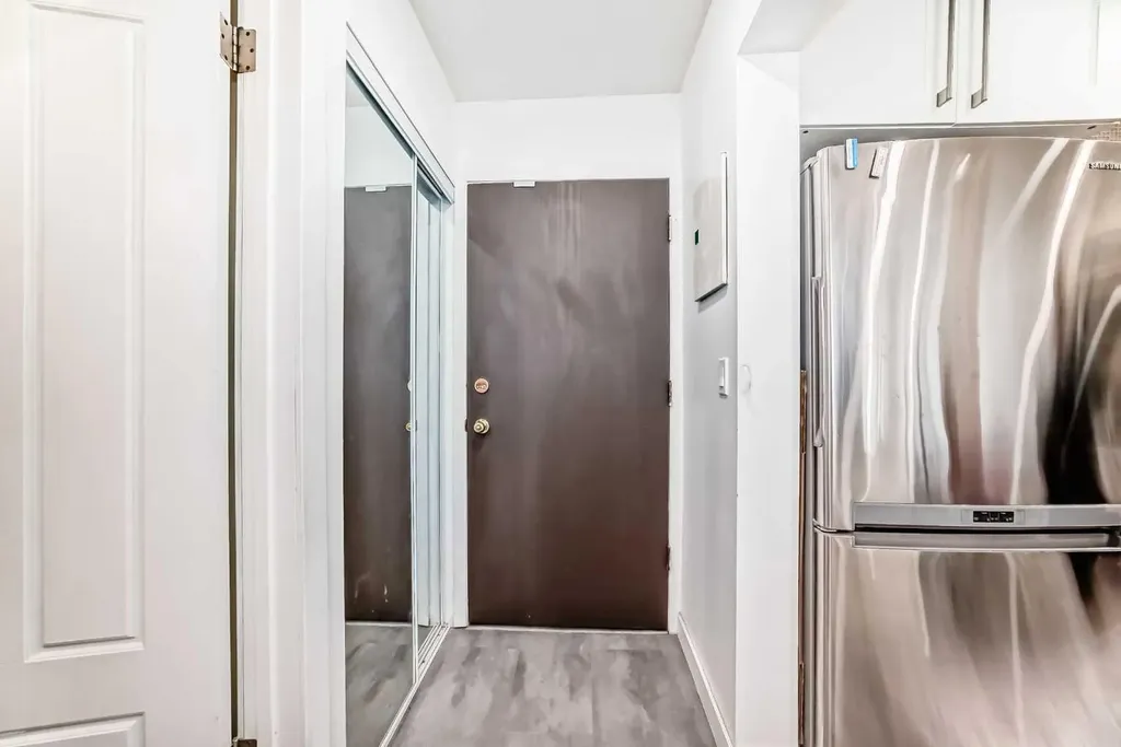 1817 16 Street SW Calgary AB T2T 4E3