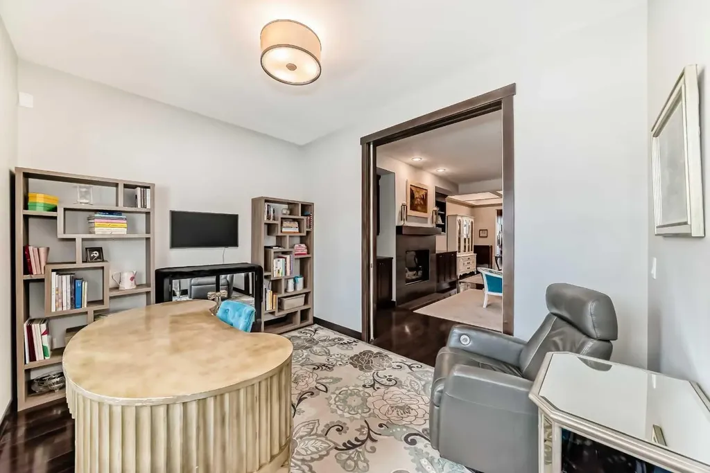 2213 27 Street SW Calgary AB T3E 2E9