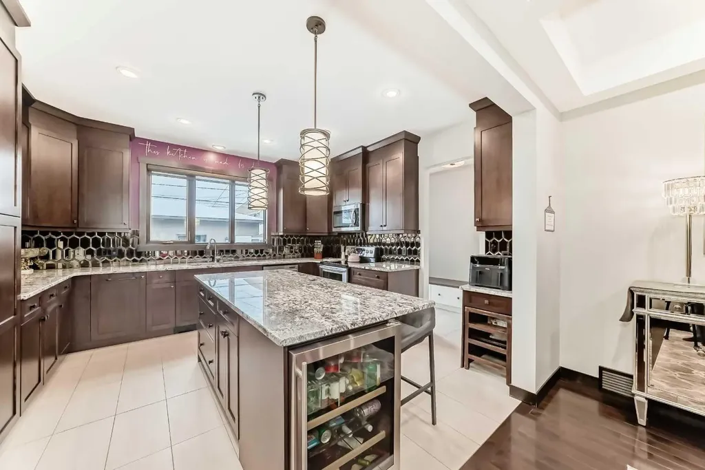 2213 27 Street SW Calgary AB T3E 2E9
