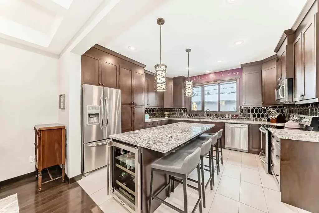 2213 27 Street SW Calgary AB T3E 2E9