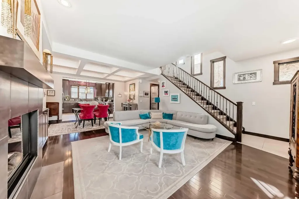 2213 27 Street SW Calgary AB T3E 2E9