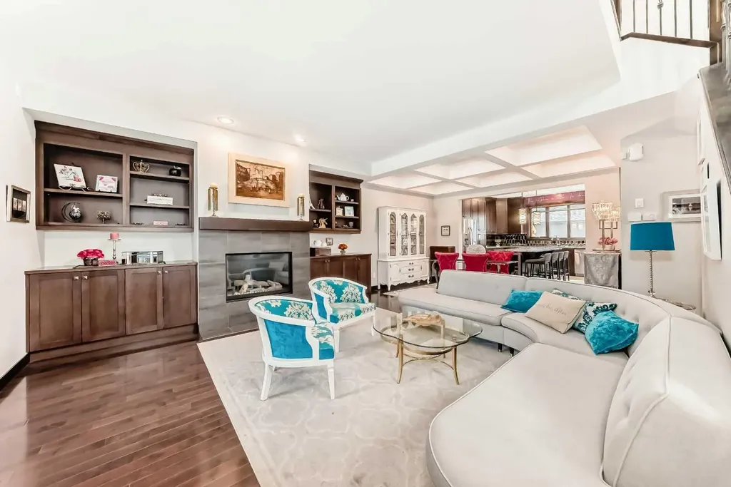 2213 27 Street SW Calgary AB T3E 2E9