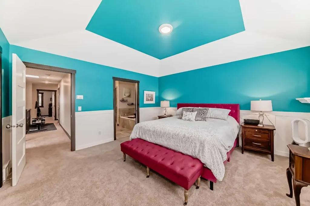 2213 27 Street SW Calgary AB T3E 2E9