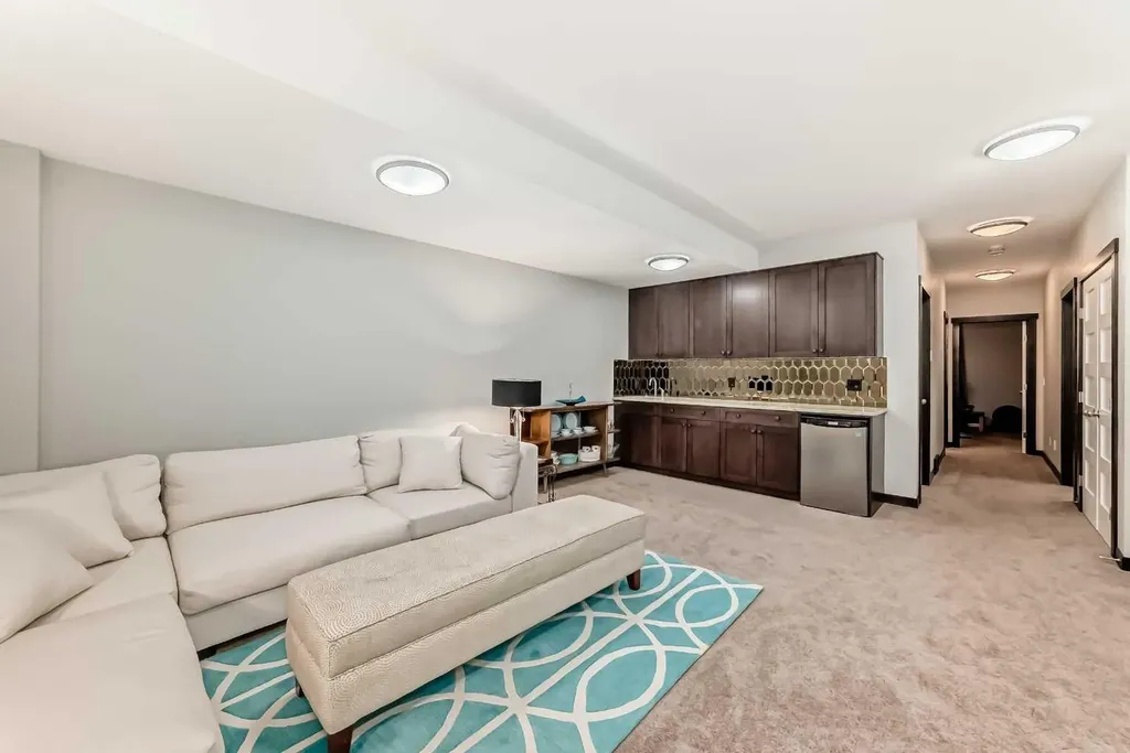 2213 27 Street SW Calgary AB T3E 2E9