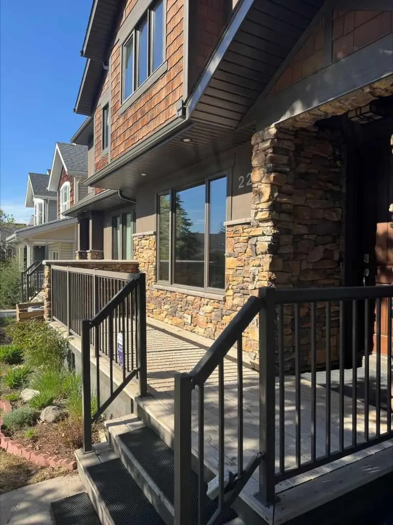 2213 27 Street SW Calgary AB T3E 2E9