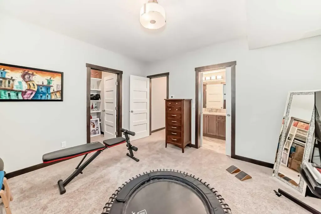2213 27 Street SW Calgary AB T3E 2E9