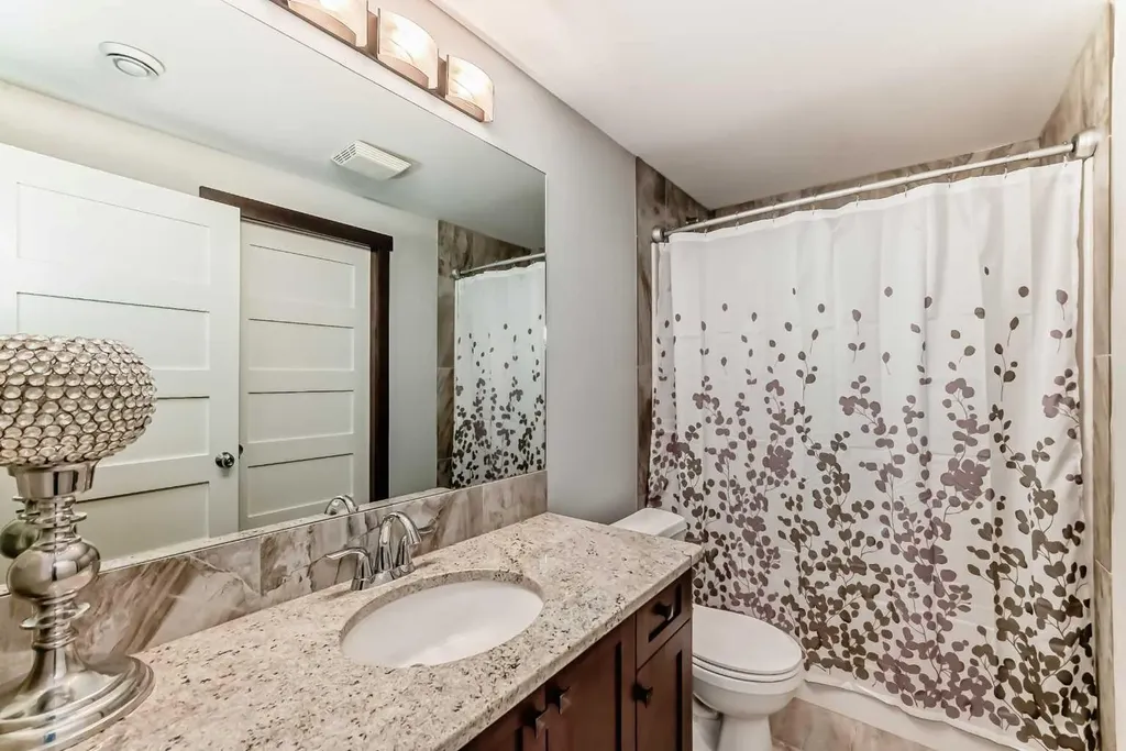 2213 27 Street SW Calgary AB T3E 2E9