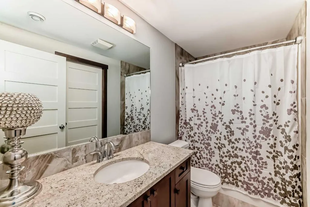 2213 27 Street SW Calgary AB T3E 2E9