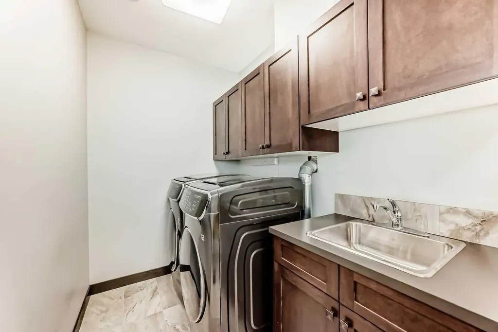 2213 27 Street SW Calgary AB T3E 2E9