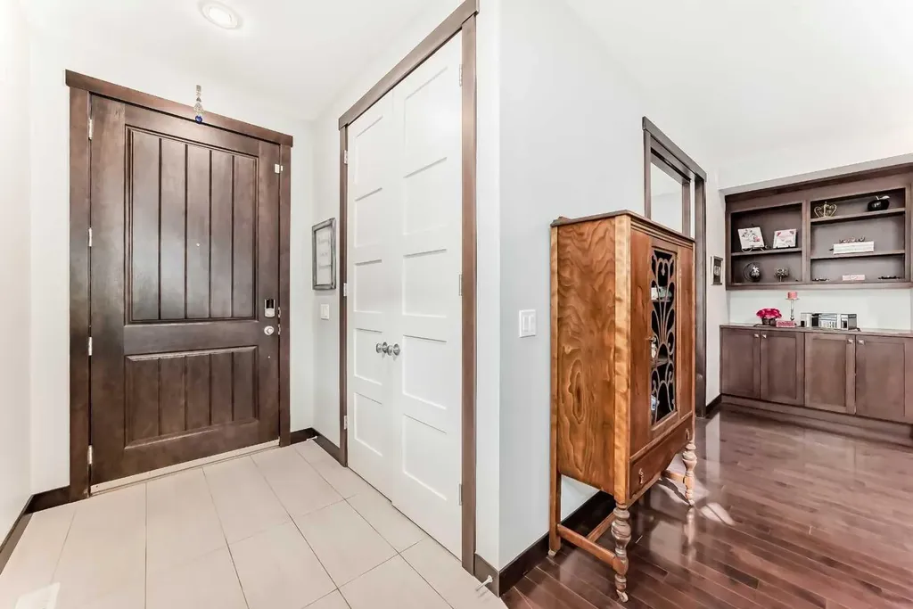 2213 27 Street SW Calgary AB T3E 2E9