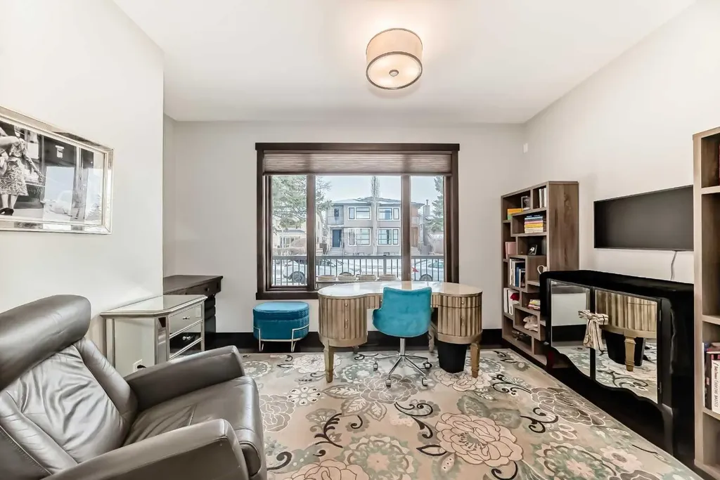 2213 27 Street SW Calgary AB T3E 2E9