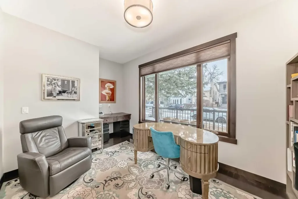 2213 27 Street SW Calgary AB T3E 2E9