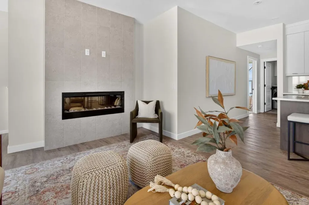 609 Sovereign Common SW Calgary AB T3C 3Y3