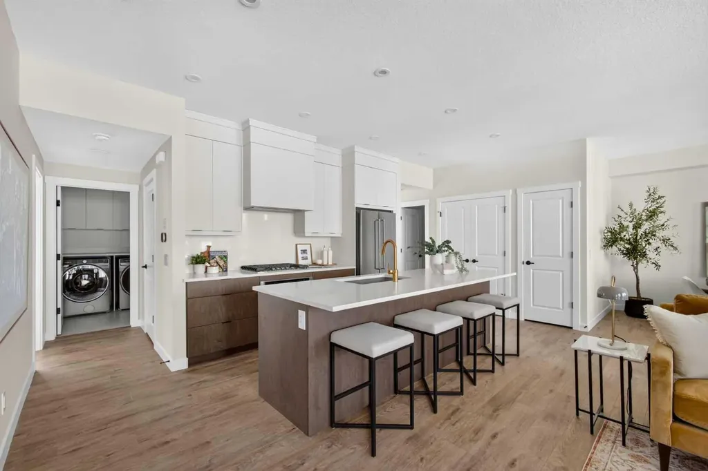 609 Sovereign Common SW Calgary AB T3C 3Y3